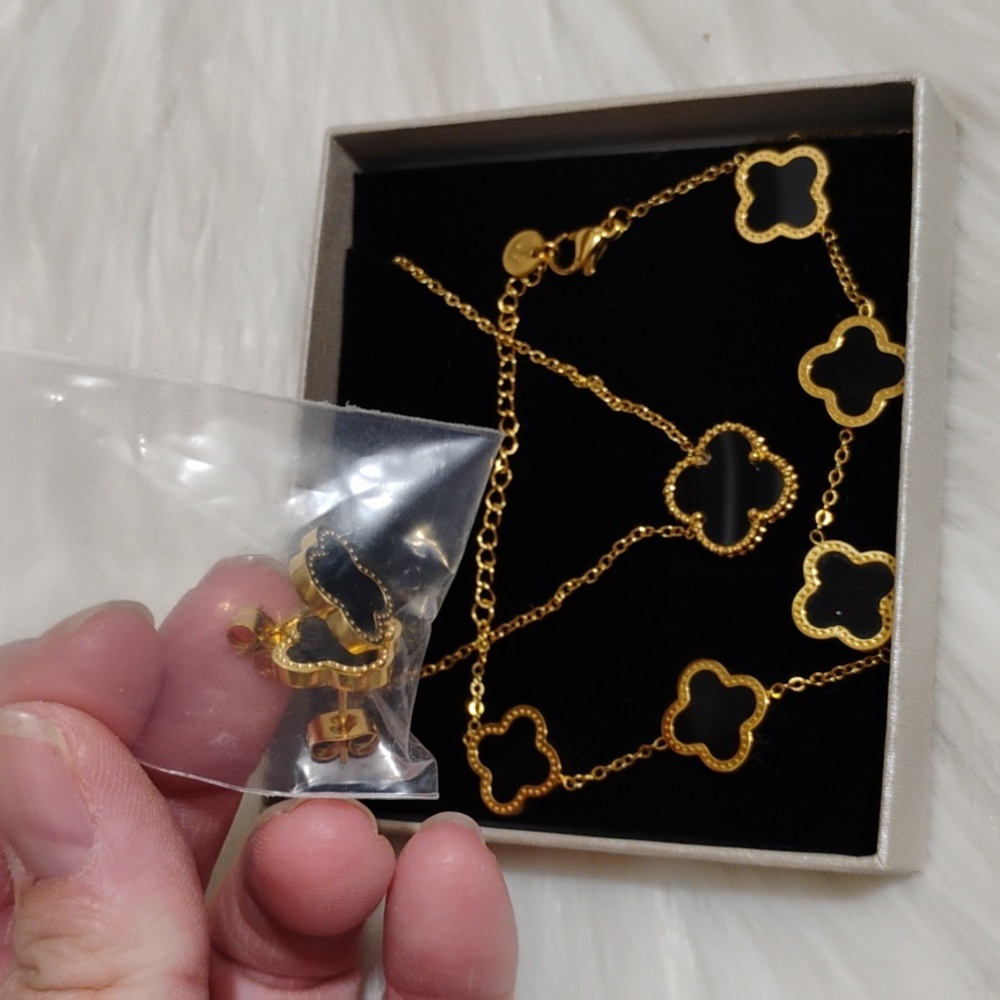 SALE!New 18kt Gold Plated Gold/Black 4 Leaf Clover Necklace Bracelet Earring Set - Picture 13 of 15